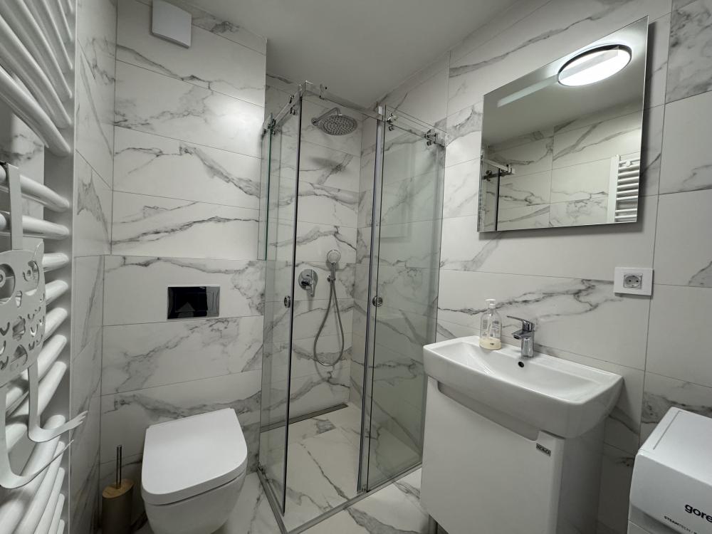 Neuseljivan stan u novoj zgradi u Ozrenskoj ID#2404