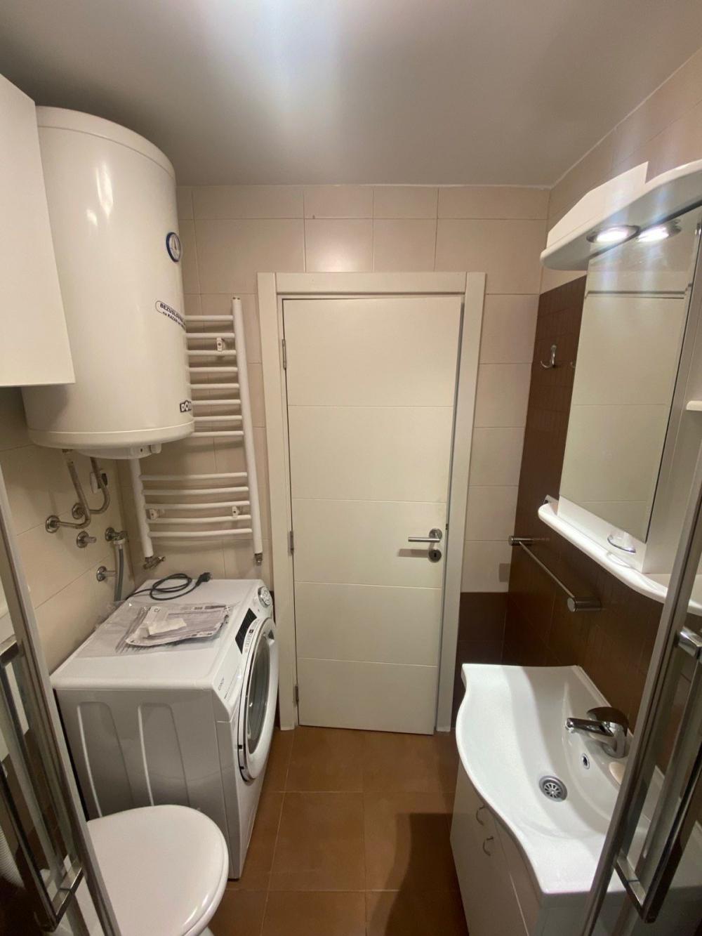 Izdavanje Kalenić pijaca-67m2 ID#2402 Izdavanje Kalenić pijaca-67m2 ID#2402