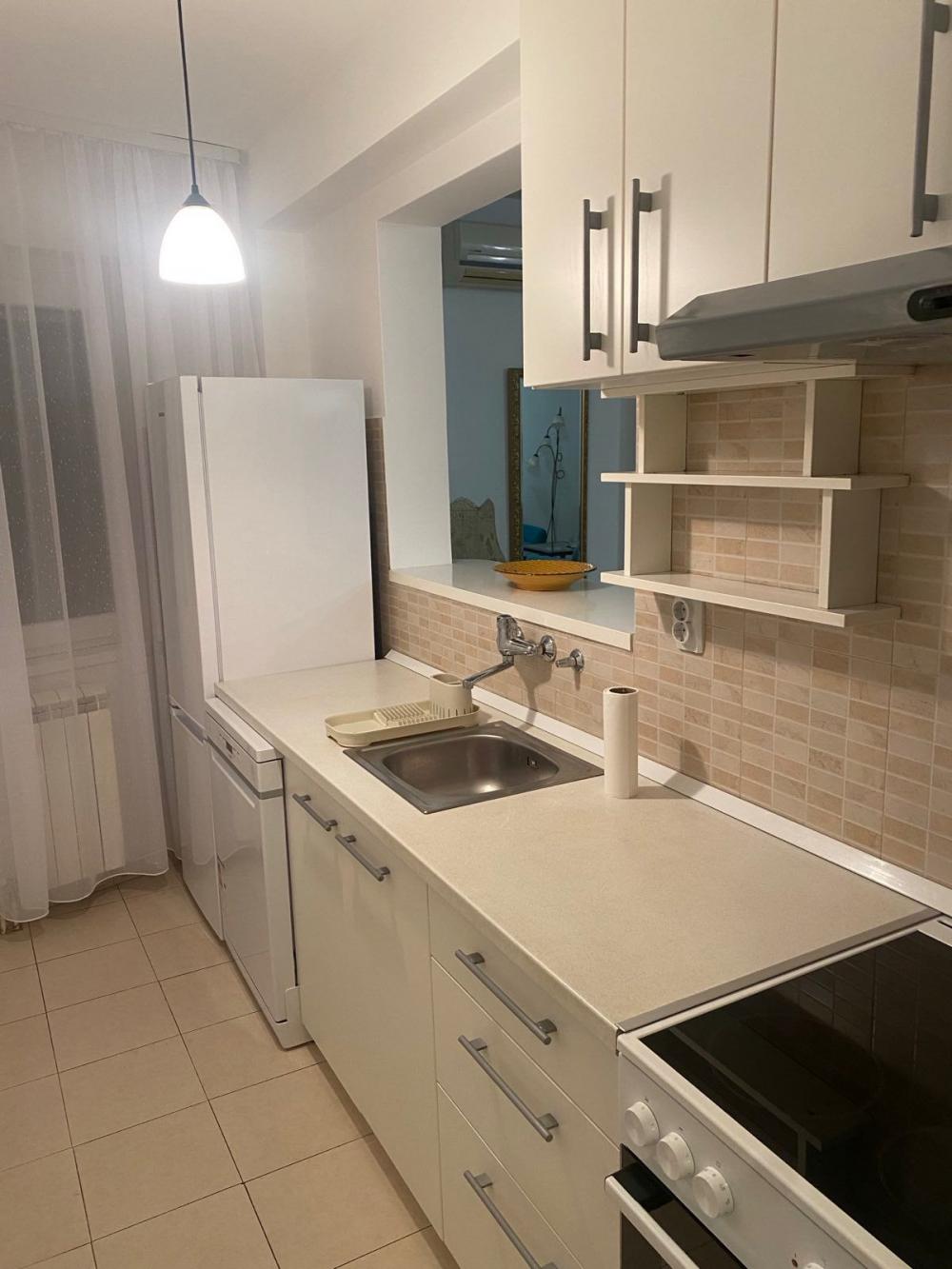 Izdavanje Kalenić pijaca-67m2 ID#2402 Izdavanje Kalenić pijaca-67m2 ID#2402