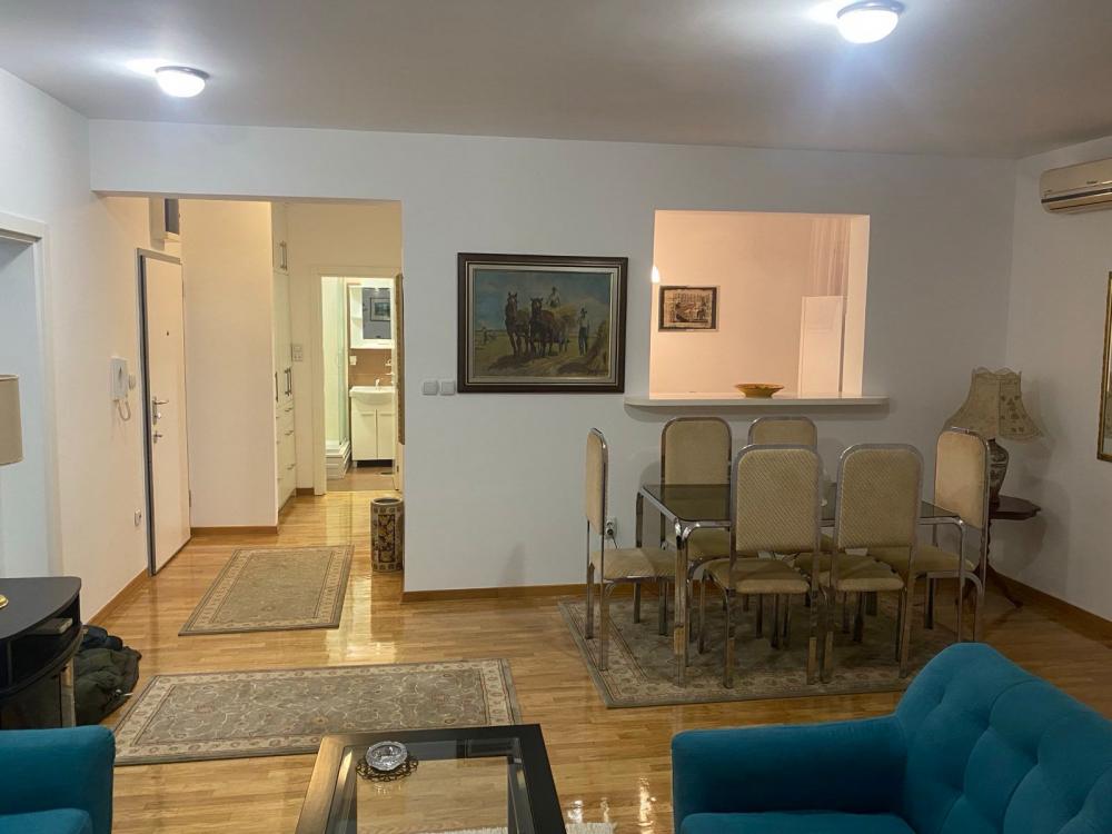 Izdavanje Kalenić pijaca-67m2 ID#2402 Izdavanje Kalenić pijaca-67m2 ID#2402