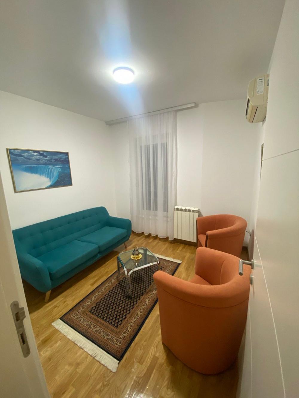 Izdavanje Kalenić pijaca-67m2 ID#2402 Izdavanje Kalenić pijaca-67m2 ID#2402