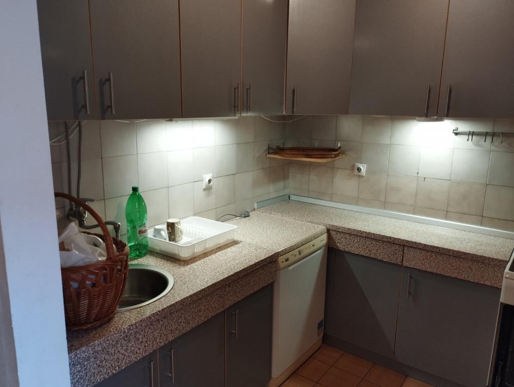 Izdaje se porodična kuća u nizu – Bežanijska kosa ID#2407