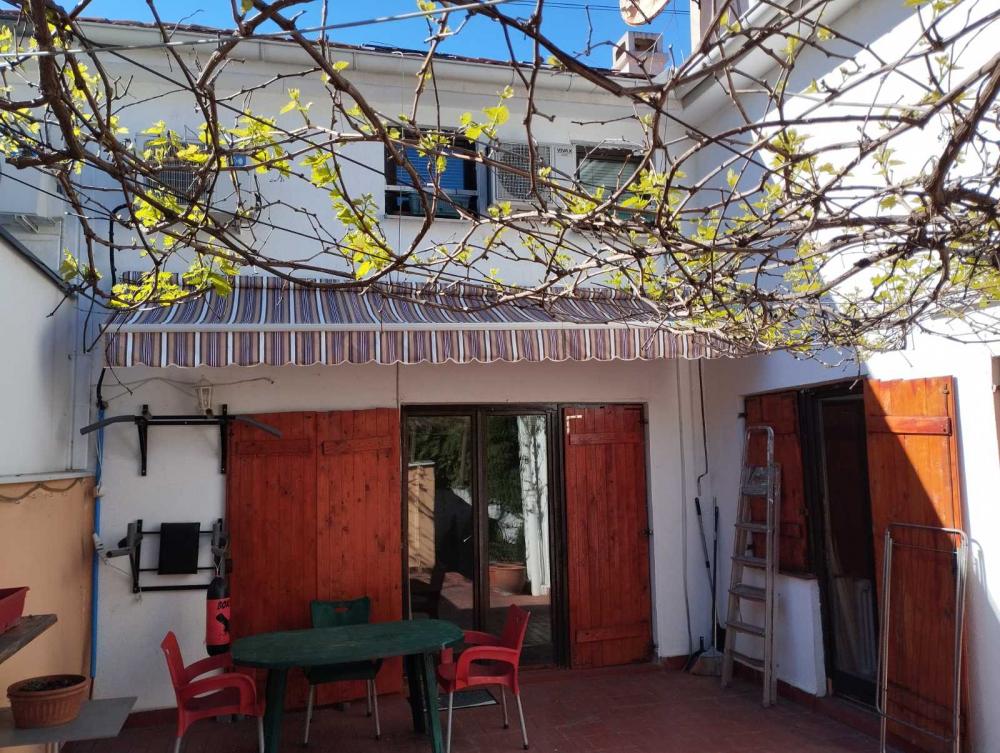 Izdaje se porodična kuća u nizu – Bežanijska kosa ID#2407