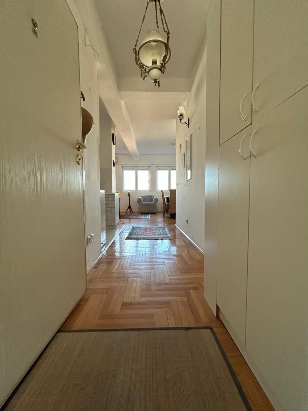 Gornji Dorćol–stan sa pogledom na Dunav-40 m2-550 € ID#2416