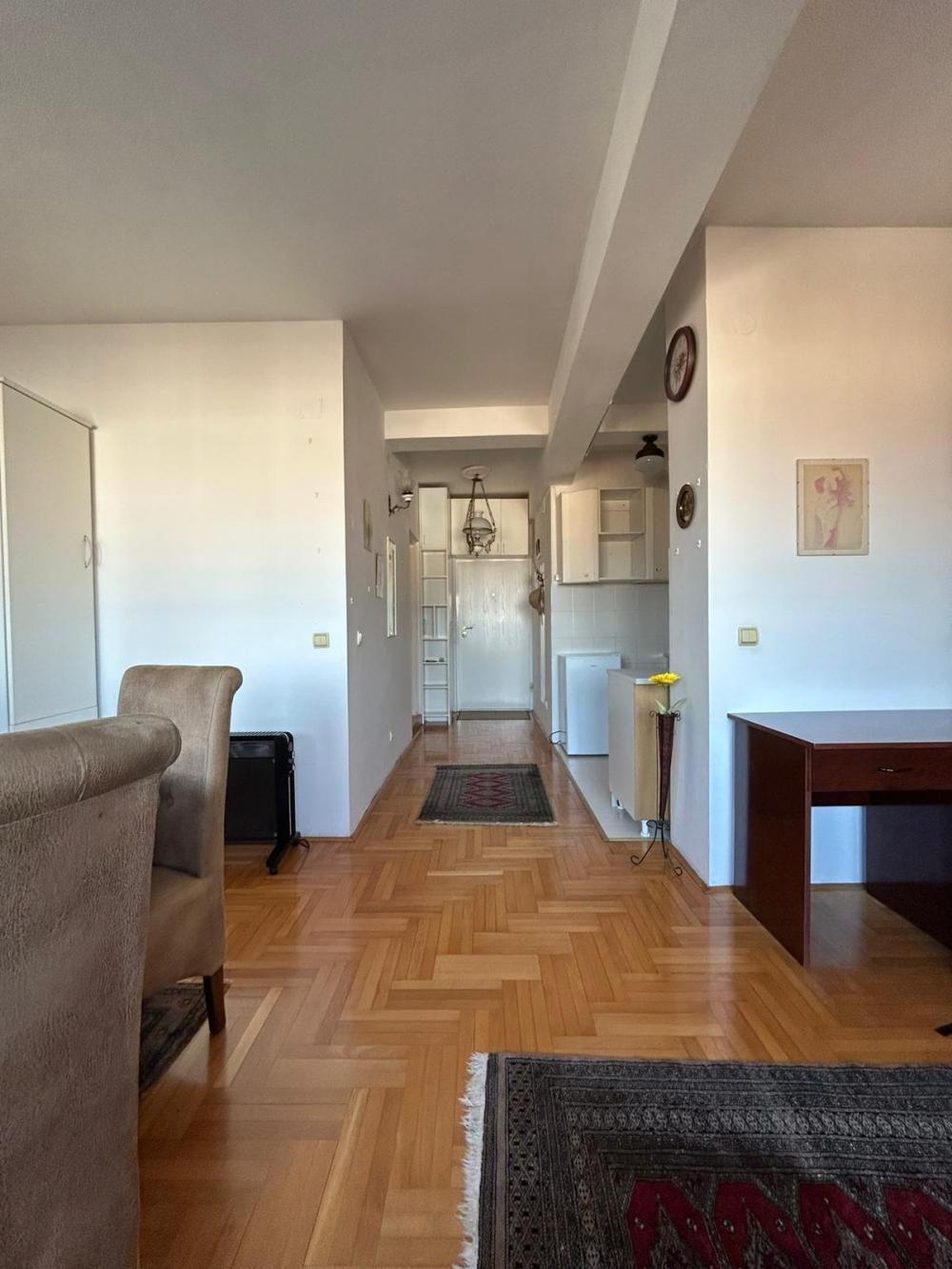 Gornji Dorćol–stan sa pogledom na Dunav-40 m2-550 € ID#2416