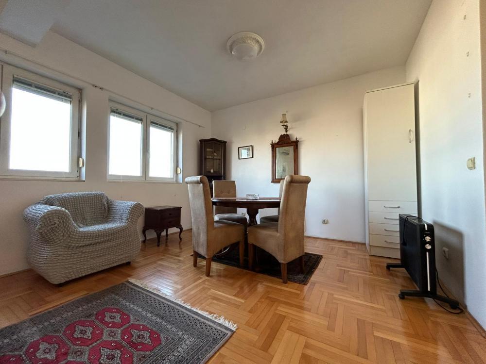 Gornji Dorćol–stan sa pogledom na Dunav-40 m2-550 € ID#2416
