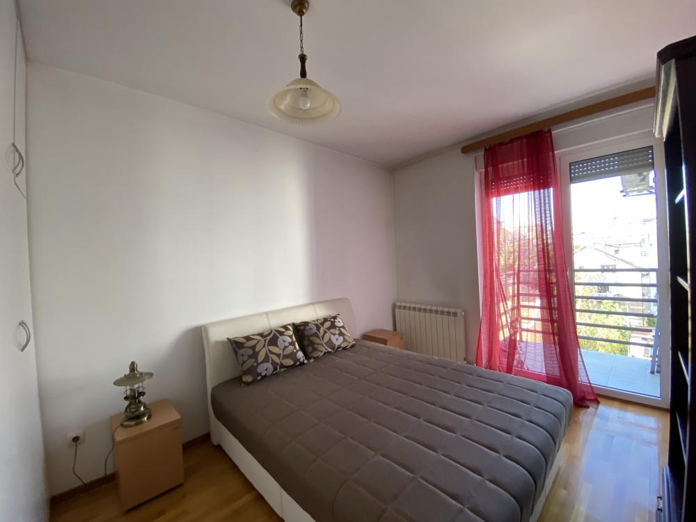 Stan kod Djeram pijace 60m2 - opcija Garaže ID#2421