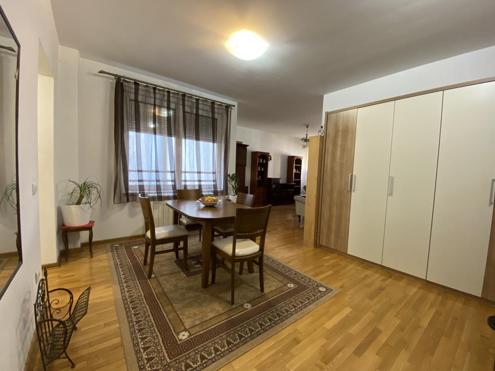 Stan kod Djeram pijace 60m2 - opcija Garaže ID#2421