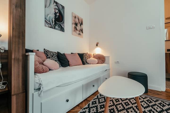 Izdaje se renoviran stan na top lokaciji ID#2424