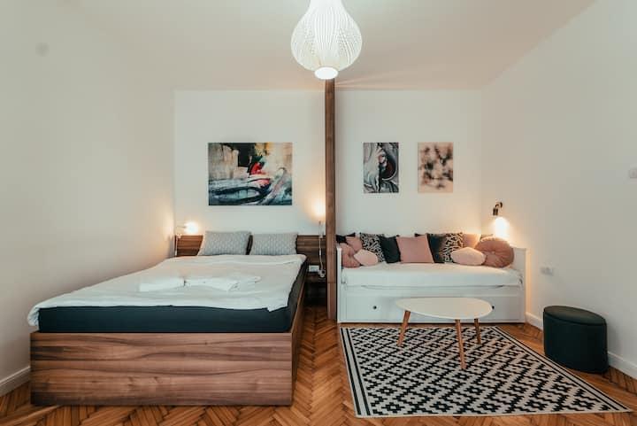 Izdaje se renoviran stan na top lokaciji ID#2424