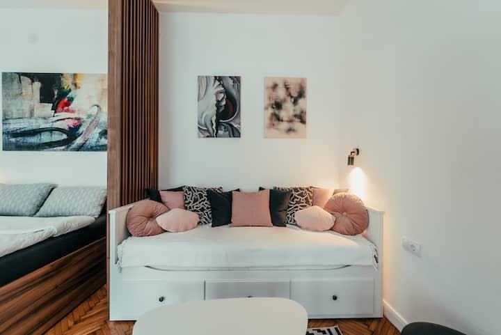 Izdaje se renoviran stan na top lokaciji ID#2424