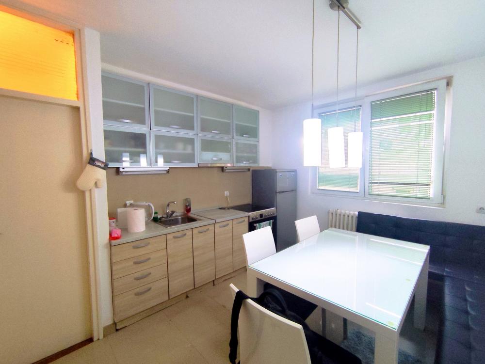 Trg republike - Braće Jugovića. 2.0 =800e ID#2427