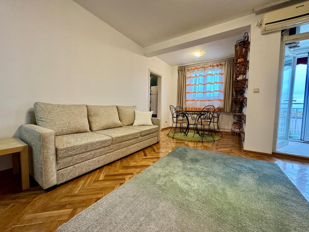 Odličan stan u blizini Američke ambasade ID#2435