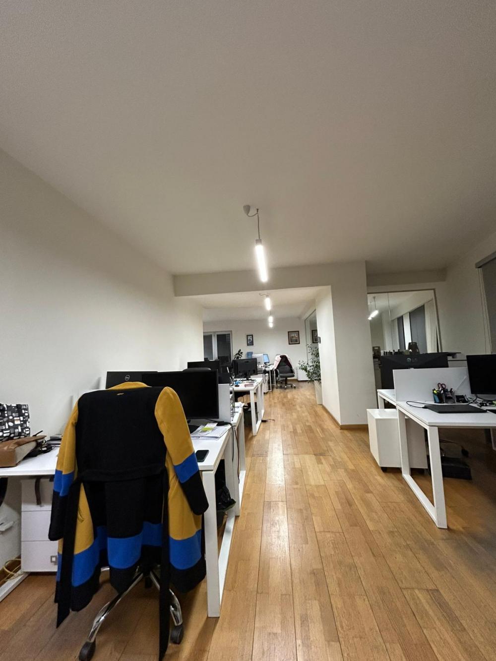 Izdaje se Poslovni Prostor-Takovska/Kraljice Marije-150m2 ID#2437