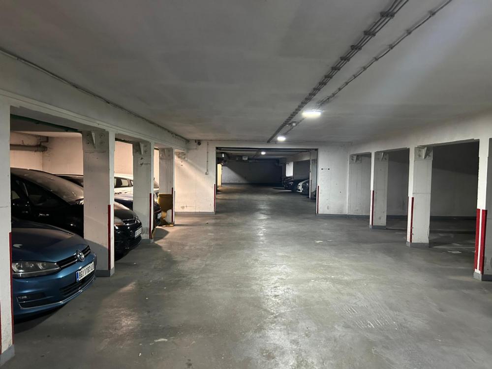 Izdaje se Poslovni Prostor-Takovska/Kraljice Marije-150m2 ID#2437