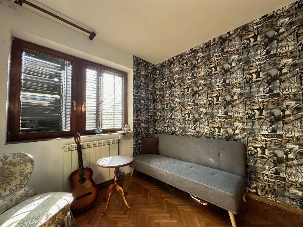 Kuća na Avali sa velikim dvorištem ID#2440