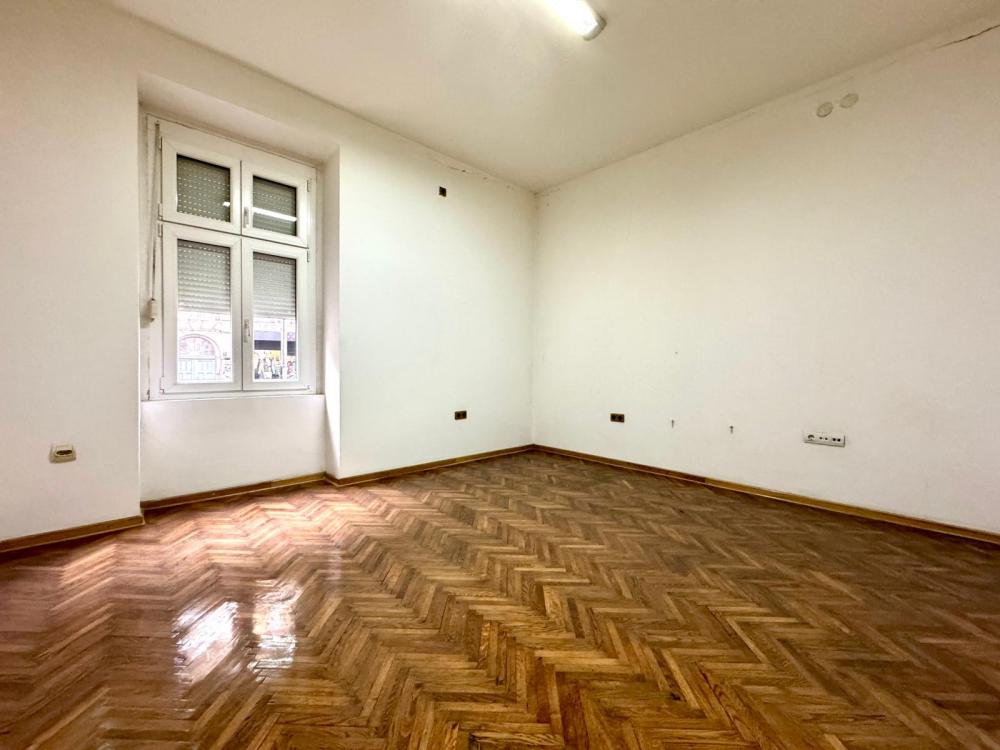 Stan u centru, odličan kao Poslovni prostor ID#2441