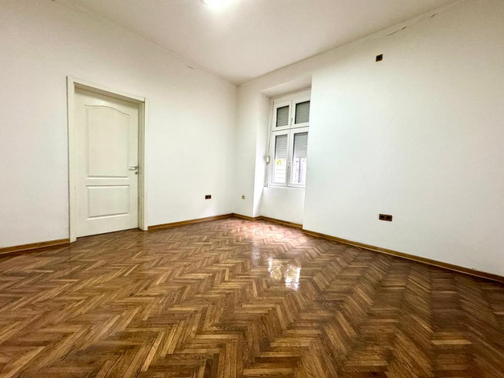 Stan u centru, odličan kao Poslovni prostor ID#2441