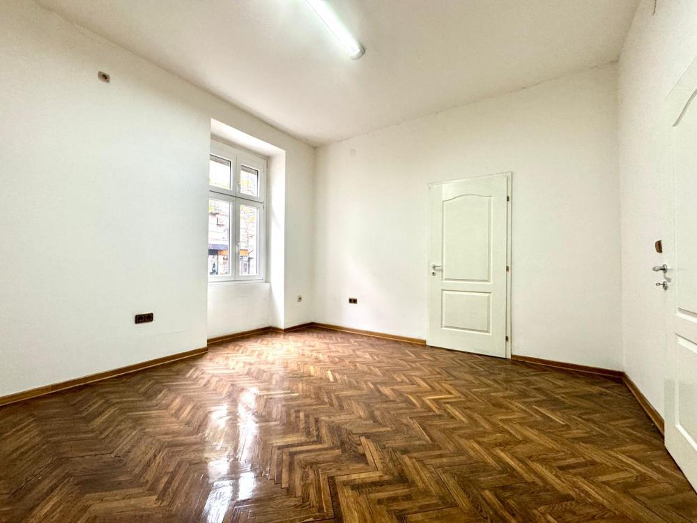 Stan u centru, odličan kao Poslovni prostor ID#2441