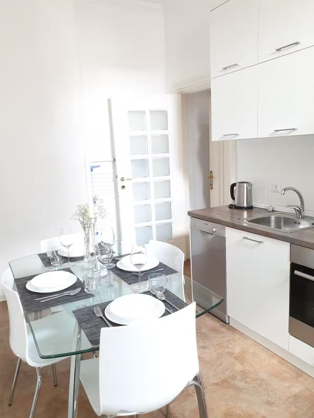 Izdaje se stan 91m2-3 spavaće sobe u samom centru Beograda ID#2442