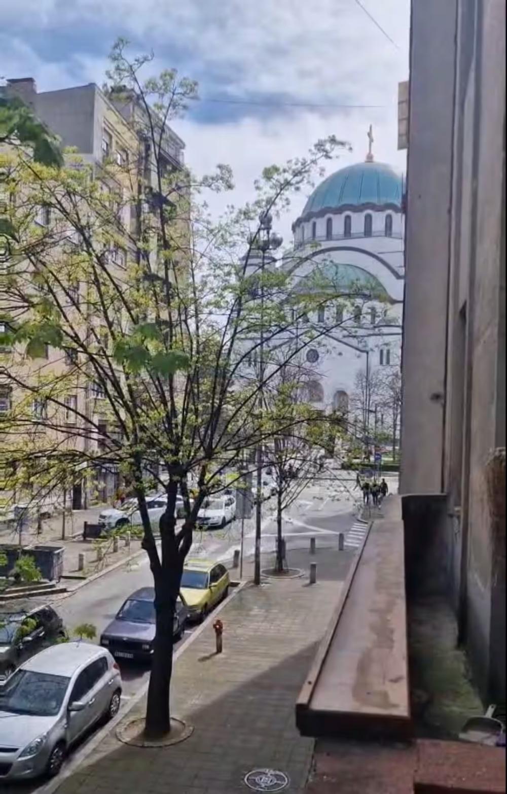 Izdaje se salonski stan 82m2,Hram Svetog Save ID#2443