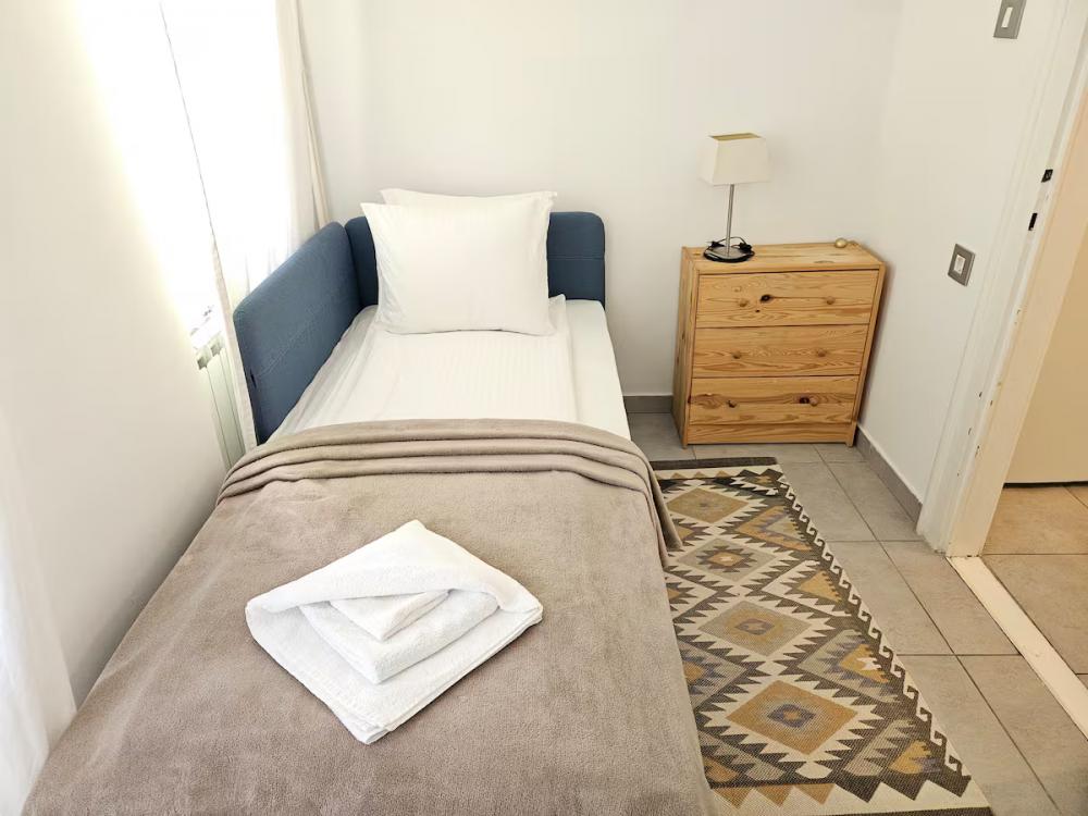 Izdaje se salonski stan 82m2,Hram Svetog Save ID#2443