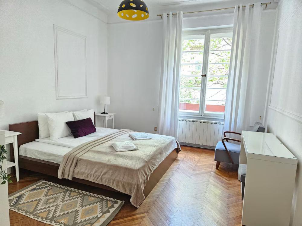 Izdaje se salonski stan 82m2,Hram Svetog Save ID#2443