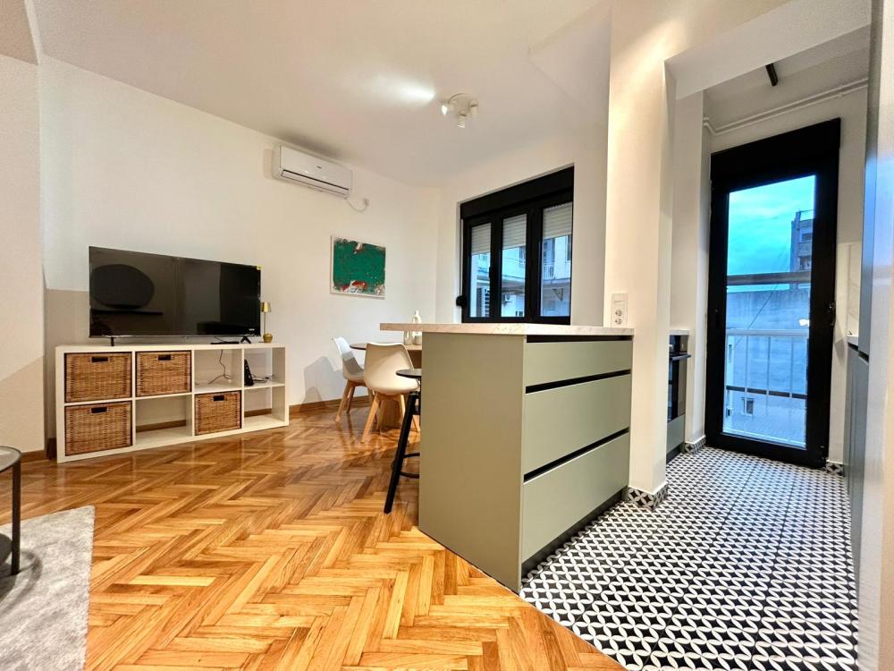 Izdaje se Kralja Petra-Dve spavaće 70m2 Lux ID#2458