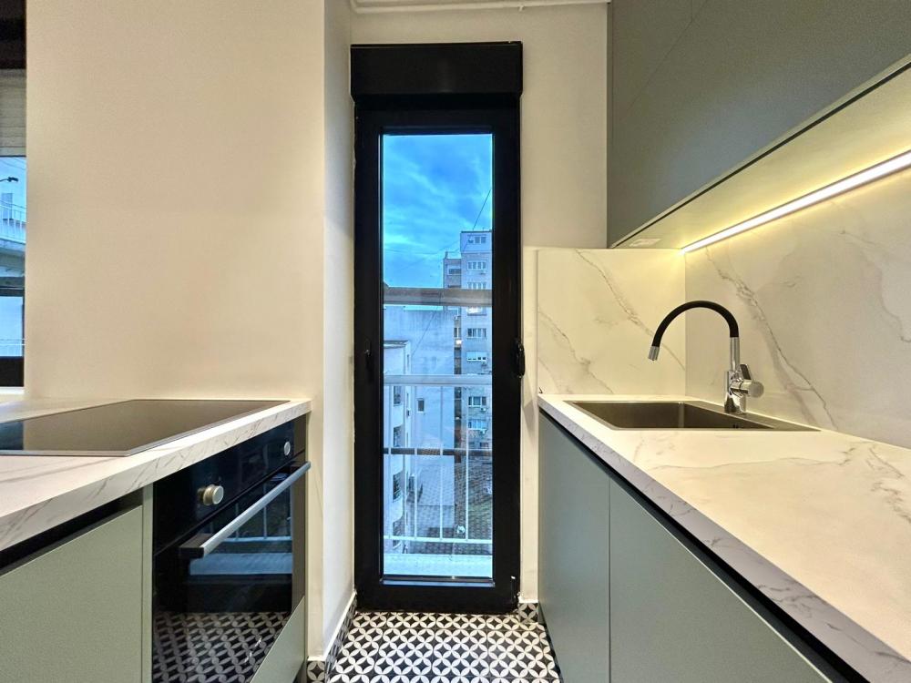 Izdaje se Kralja Petra-Dve spavaće 70m2 Lux ID#2458