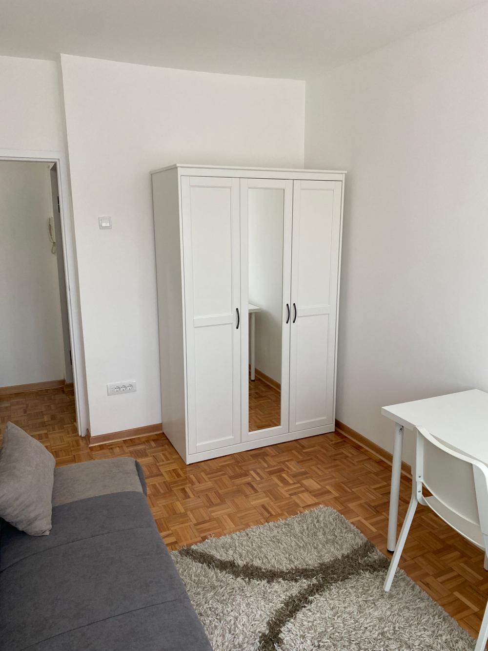 Izdaje se stan – Dedinje, preko puta Hyde Parka ID#2465