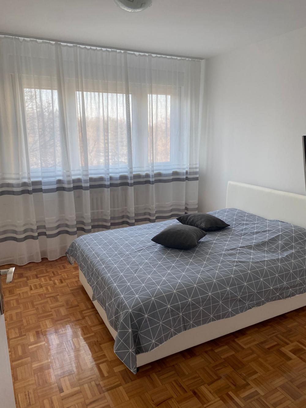 Izdaje se stan – Dedinje, preko puta Hyde Parka ID#2465