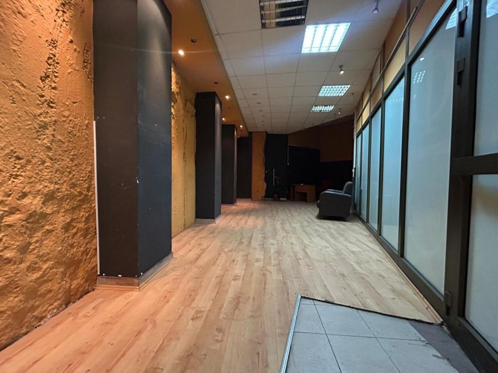 Vukov spomenik 30m2-Lokal u podzemnom prolazu ID#2474