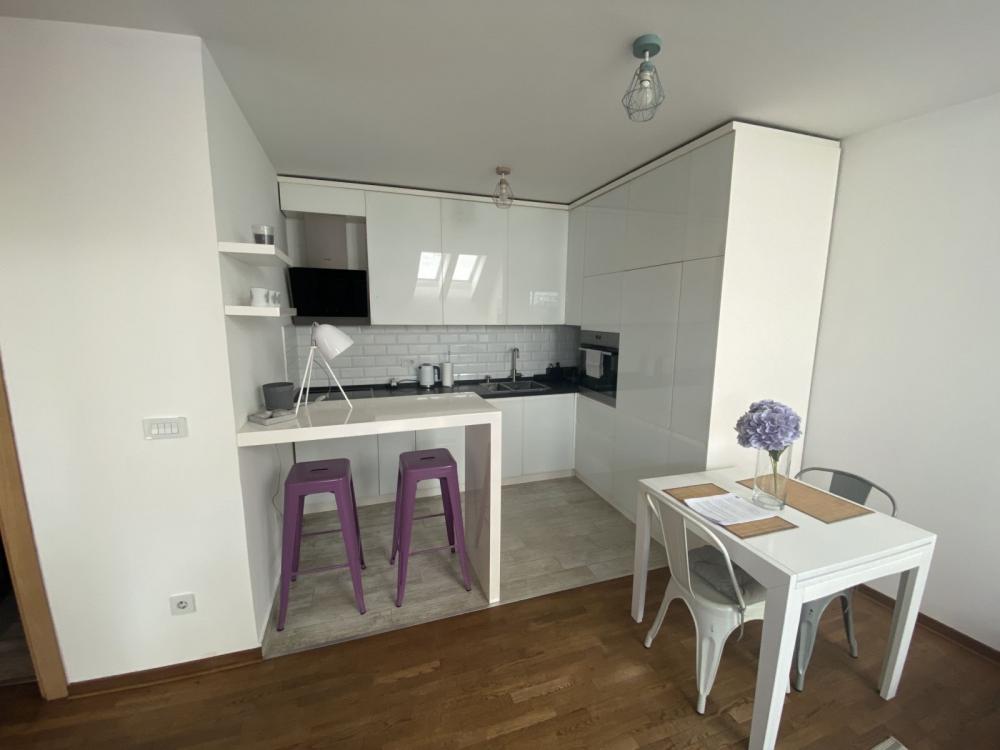 Moderan 40m2 - Dorćol, odvojena spavaća ID#2481