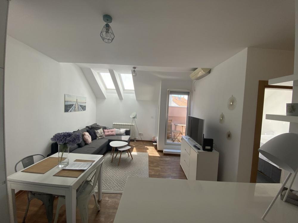 Moderan 40m2 - Dorćol, odvojena spavaća ID#2481