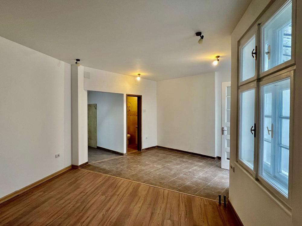 Nušićeva, pešačka zona odlična investicija. ID#2495