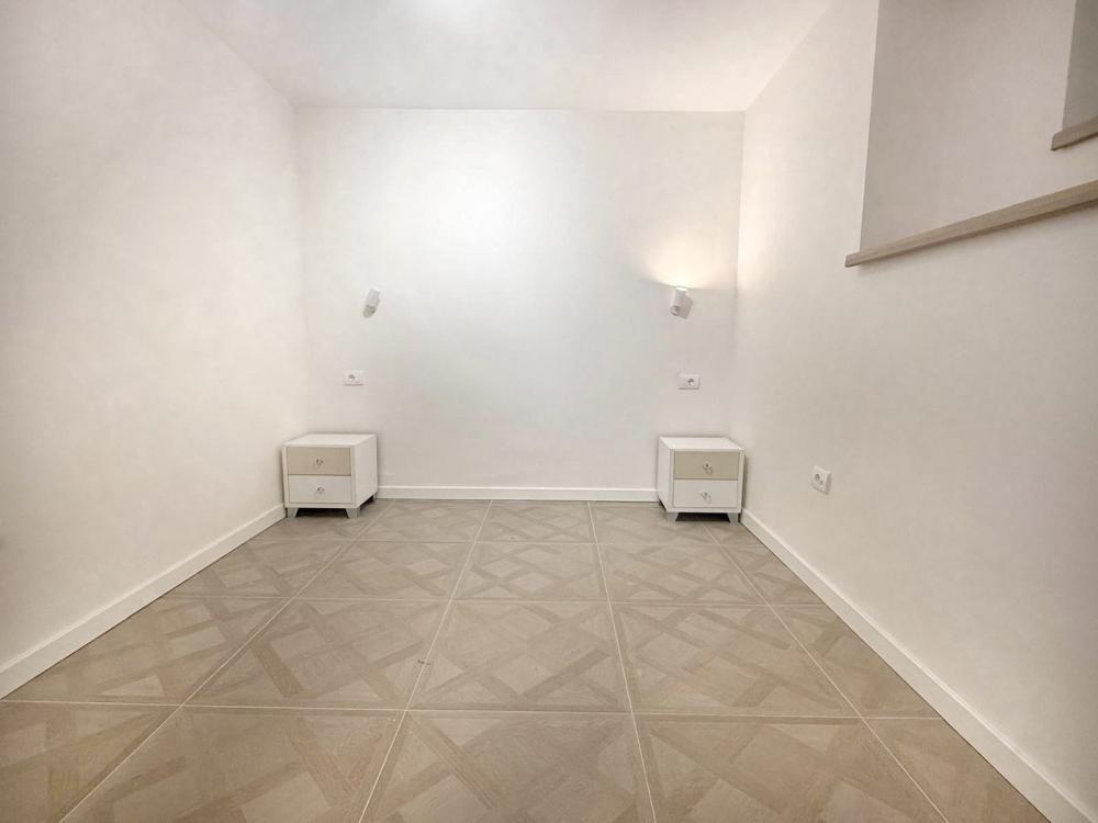 Renoviran dvosoban stan/poslovni prostor - CENTAR ID#2498