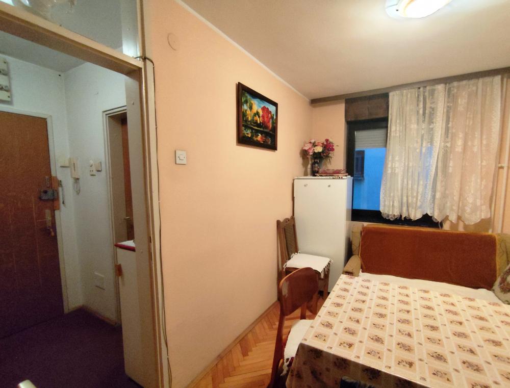 Prodaja 1.5 stan-Cerak ID#2503