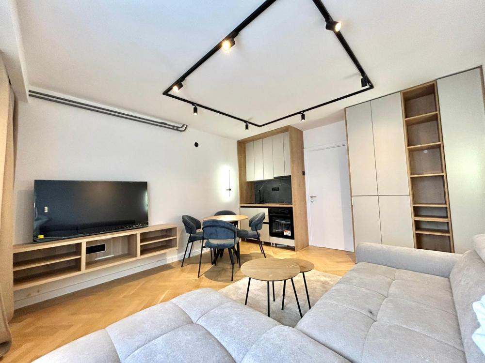 Lux renoviran 50m2 Nevesinjska,Vračar ID#2519