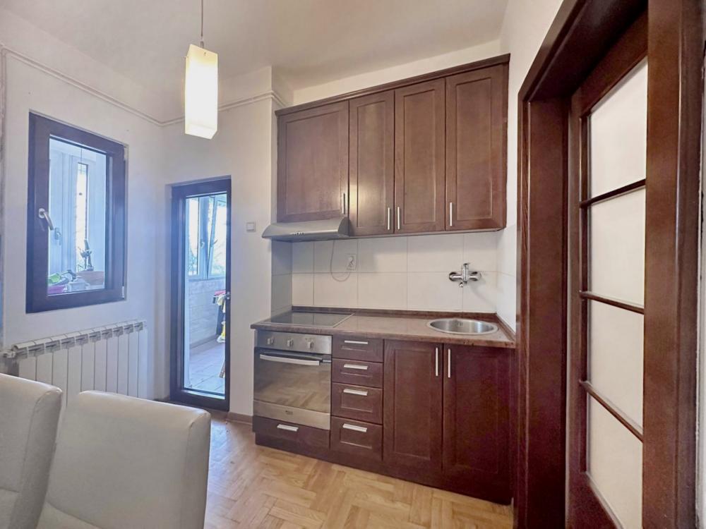 Komforan dvosoban stan sa terasom i parkingom ID#2524