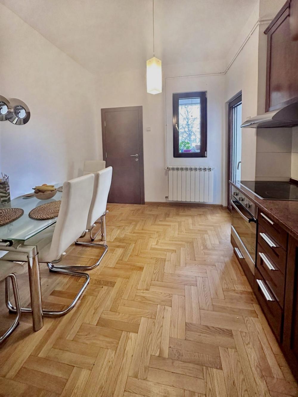 Komforan dvosoban stan sa terasom i parkingom ID#2524