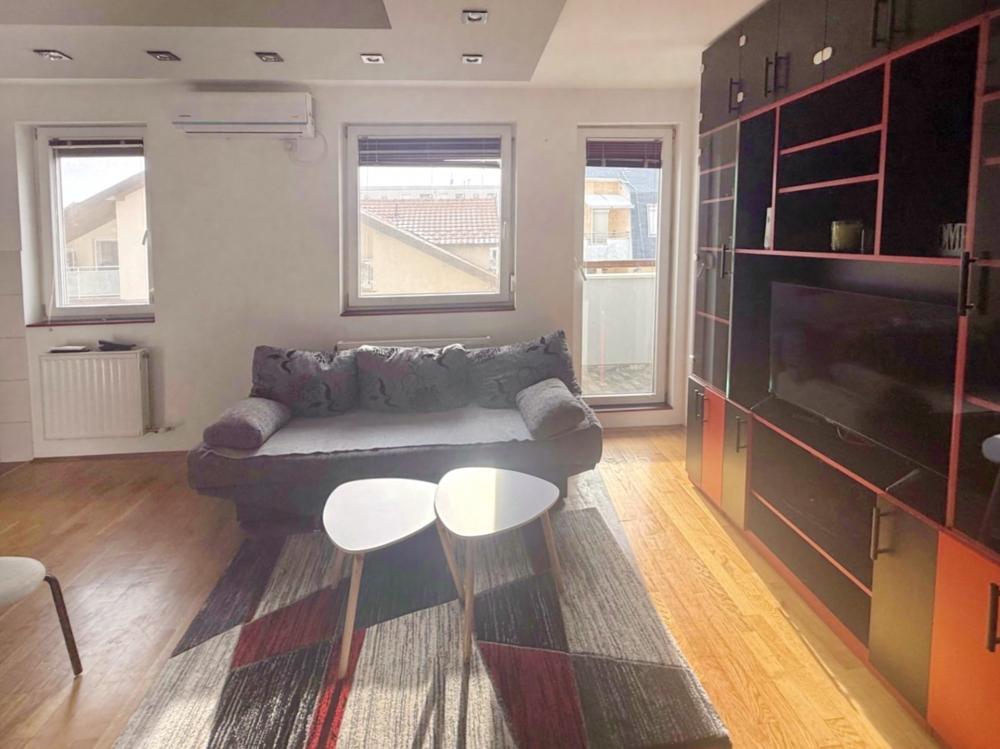 Dvosoban namešten stan|Partizanski blok|Zgrada novije gradnje ID#2526