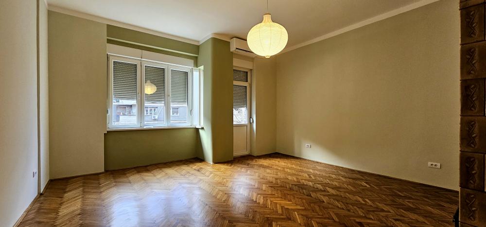 Izdaje se renoviran stan – Poštanska štedionica, Tašmajdan ID#2530