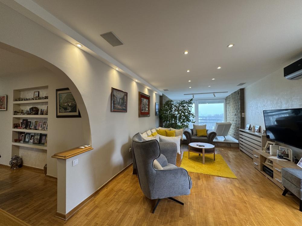 Trosoban stan 100 m² + terasa 35 m², Blok 70a ID#2532