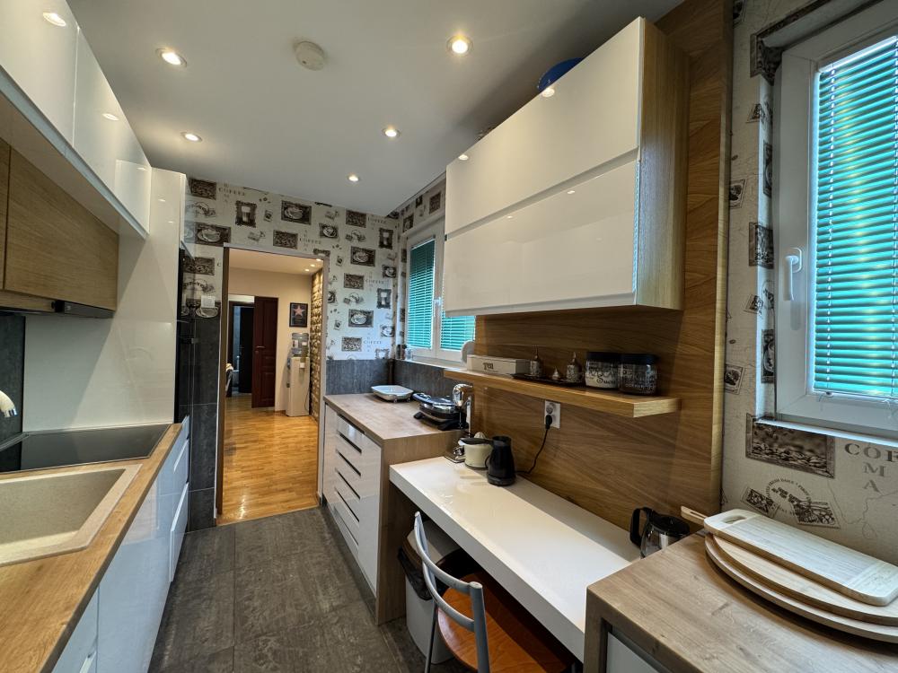 Trosoban stan 100 m² + terasa 35 m², Blok 70a ID#2532