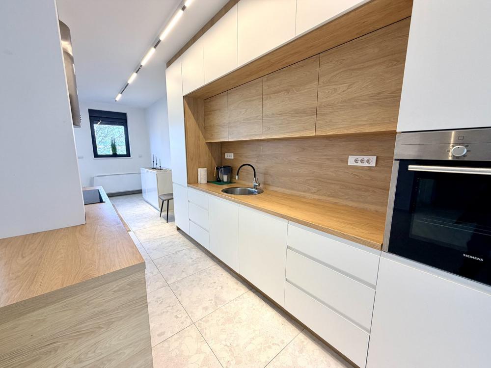 Porodičan luksuzan stan na Senjaku ID#2537