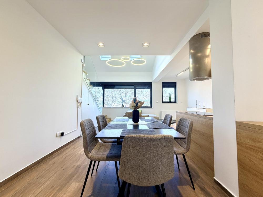 Porodičan luksuzan stan na Senjaku ID#2537