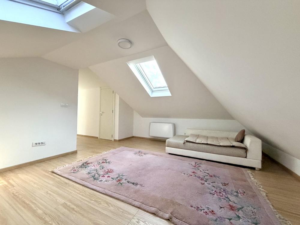 Porodičan luksuzan stan na Senjaku ID#2537