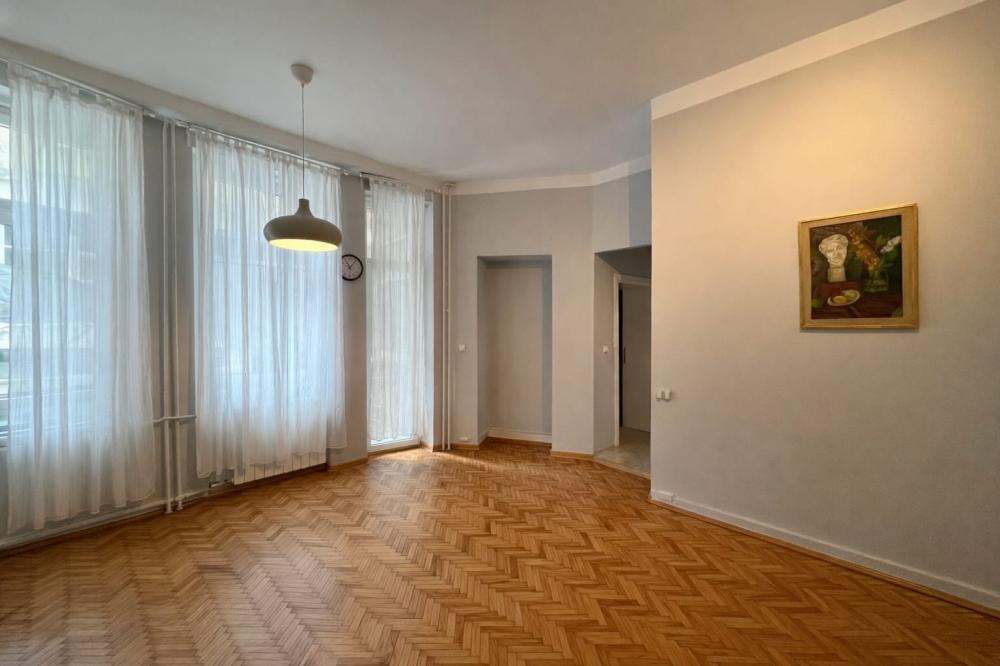 Andrićev venac, renoviran salonac ID#2552