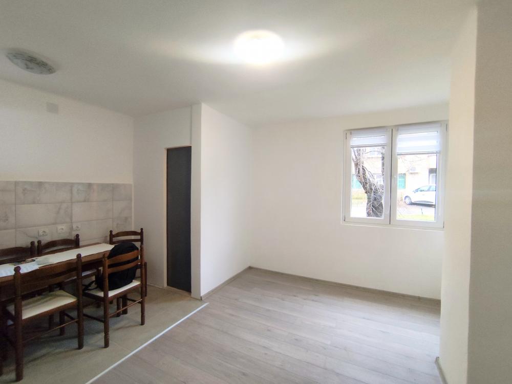 Stan- poslovni prostor+parking mesto, Banovo Brdo-Lješka ID#2553