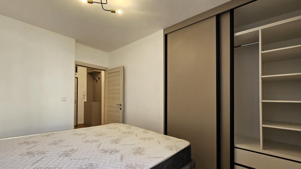 Luksuzno renoviran 2.0 stan, Crveni krst ID#2564